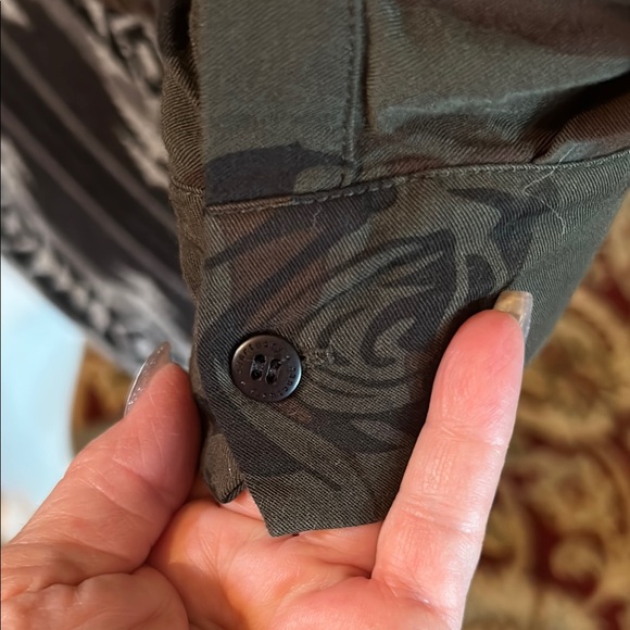 Sanctuary button down camo shirt - Picture 5 of 17